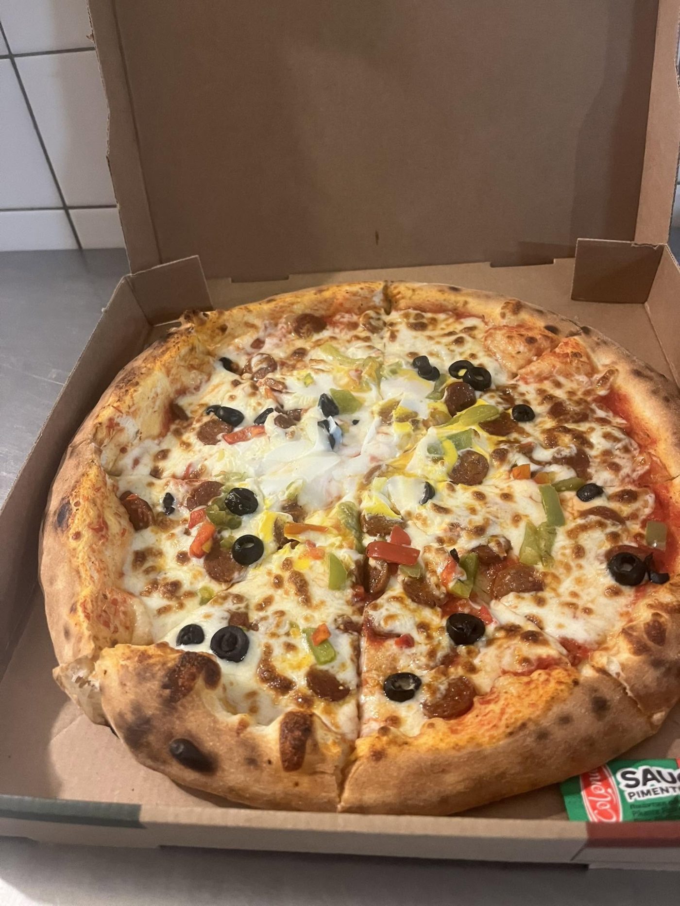 Spécialité de Milano pizza à Coudekerque-Branche — photo 8