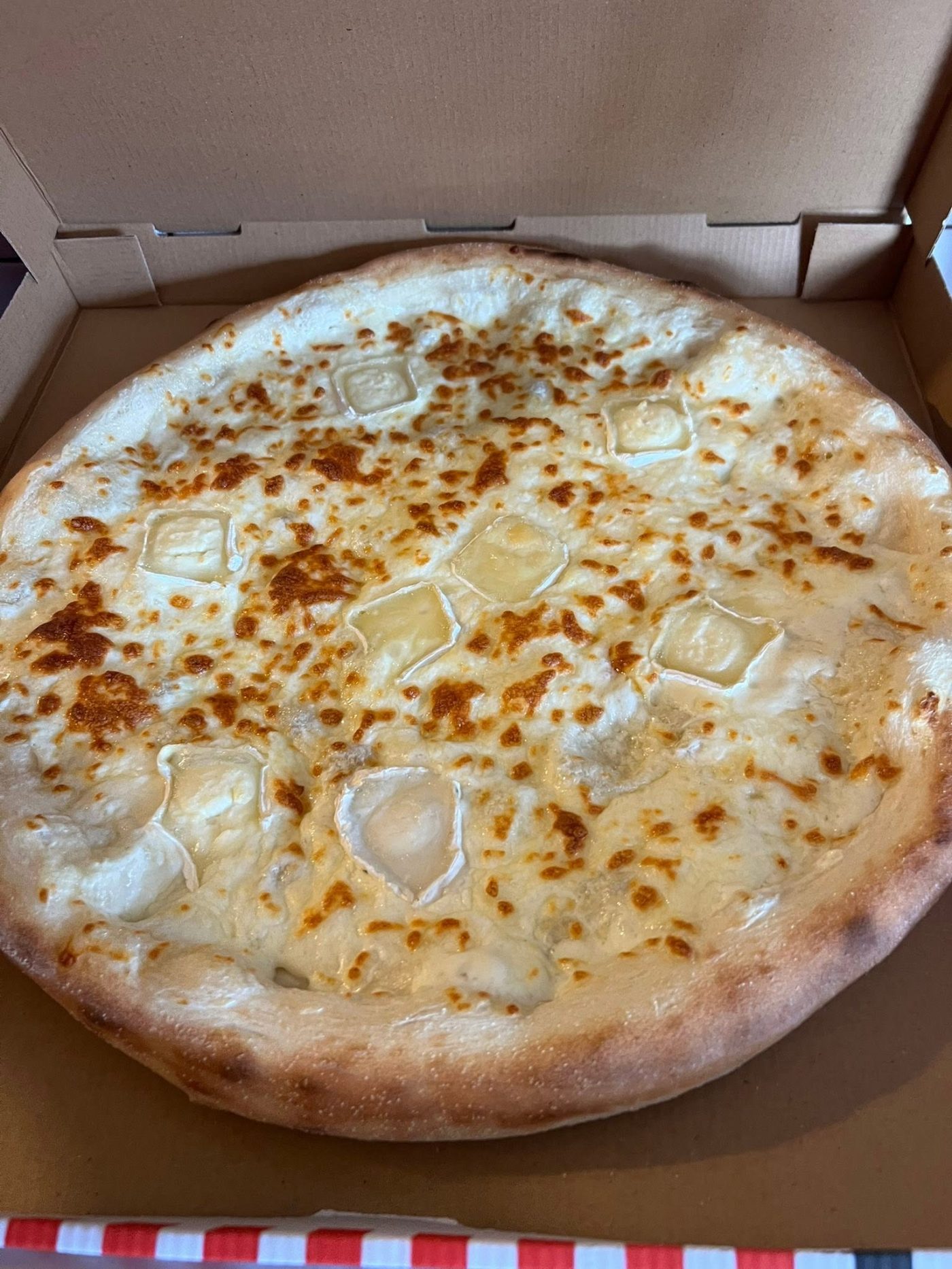 Spécialité de Milano pizza à Coudekerque-Branche — photo 13